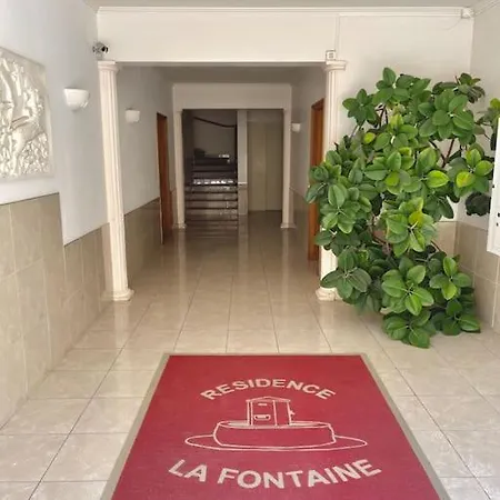 La La Fontaine *